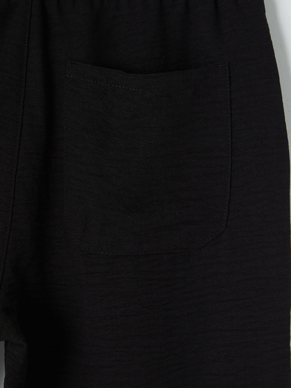 Siyah Rahat Kalıp Krinkle Kumaş Erkek Pantolon-3