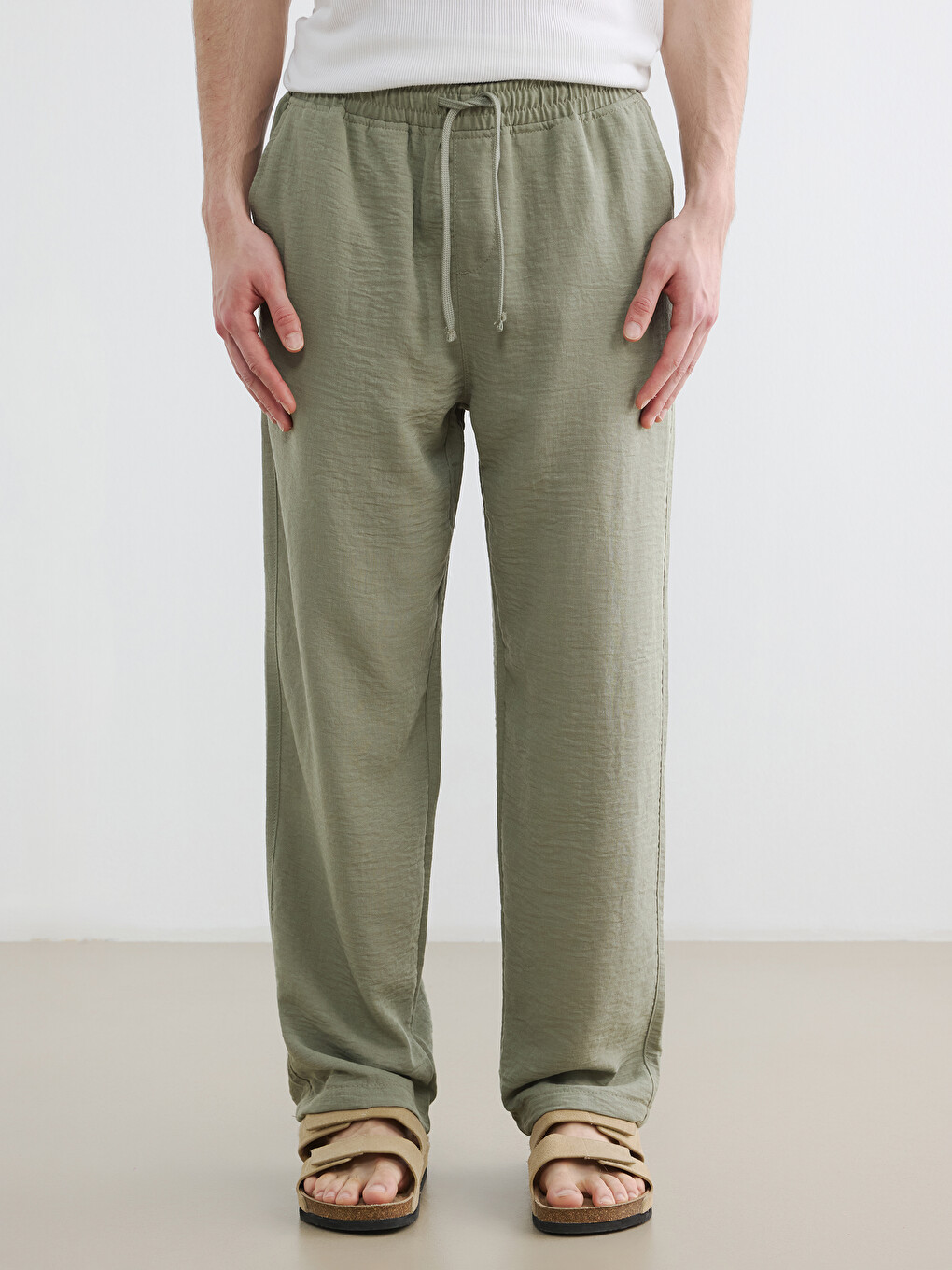 Relaxed Fit Crinkle Fabric Men's Trousers-1