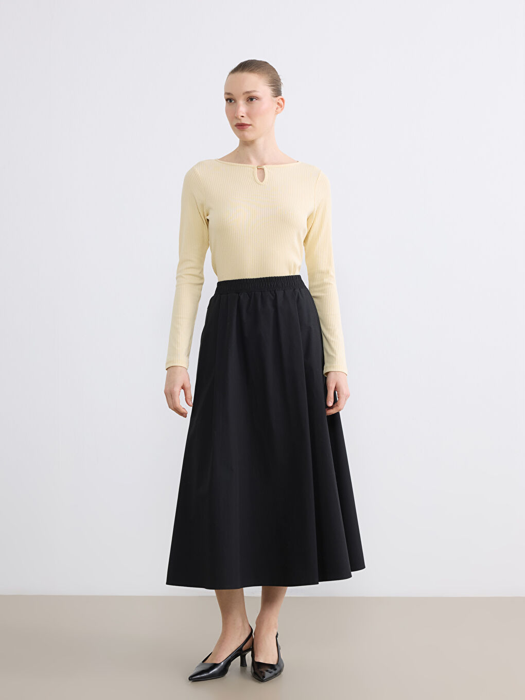 Bej Bisiklet Yaka Kadın Body-1