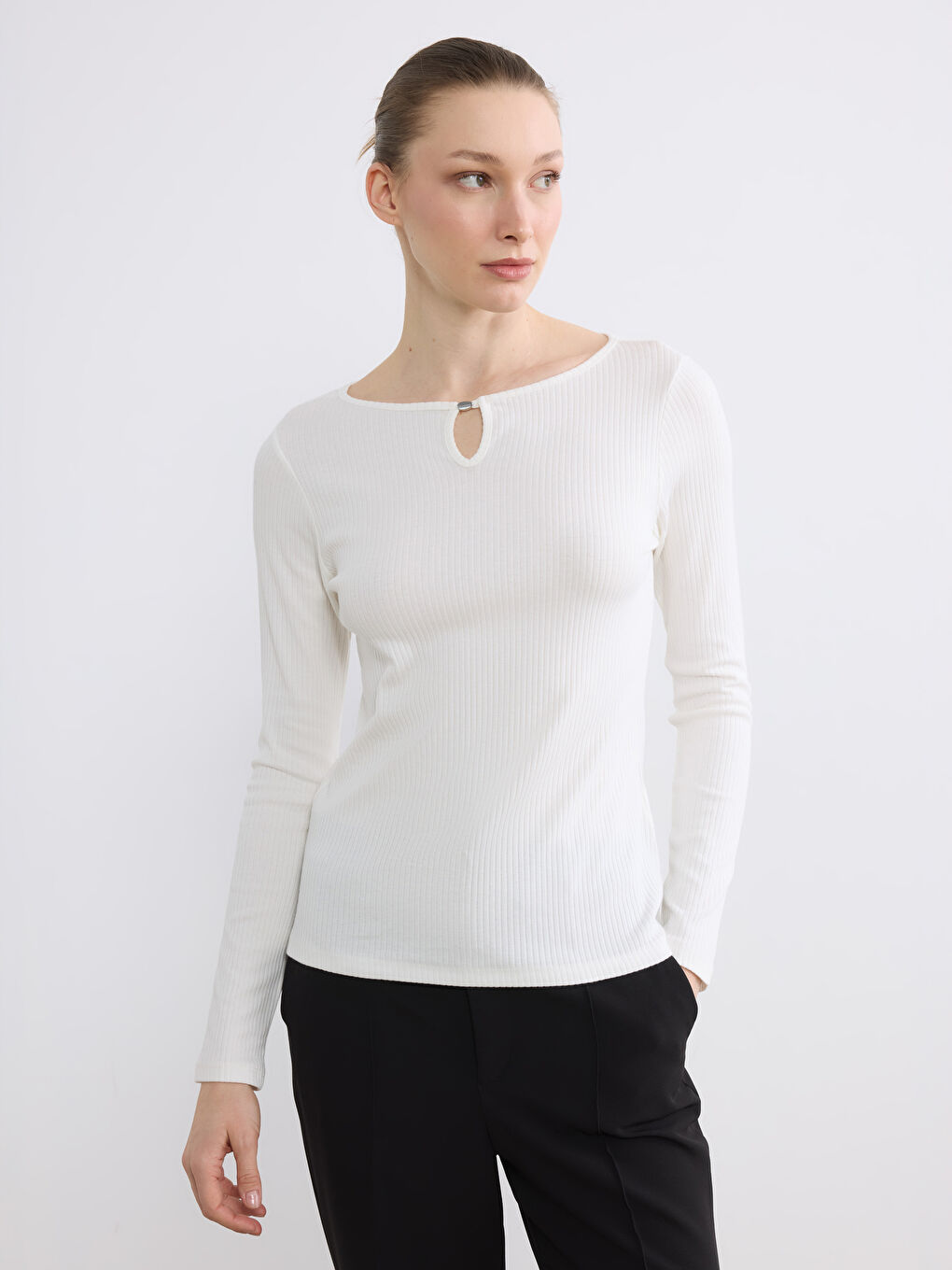 Ekru Bisiklet Yaka Kadın Body