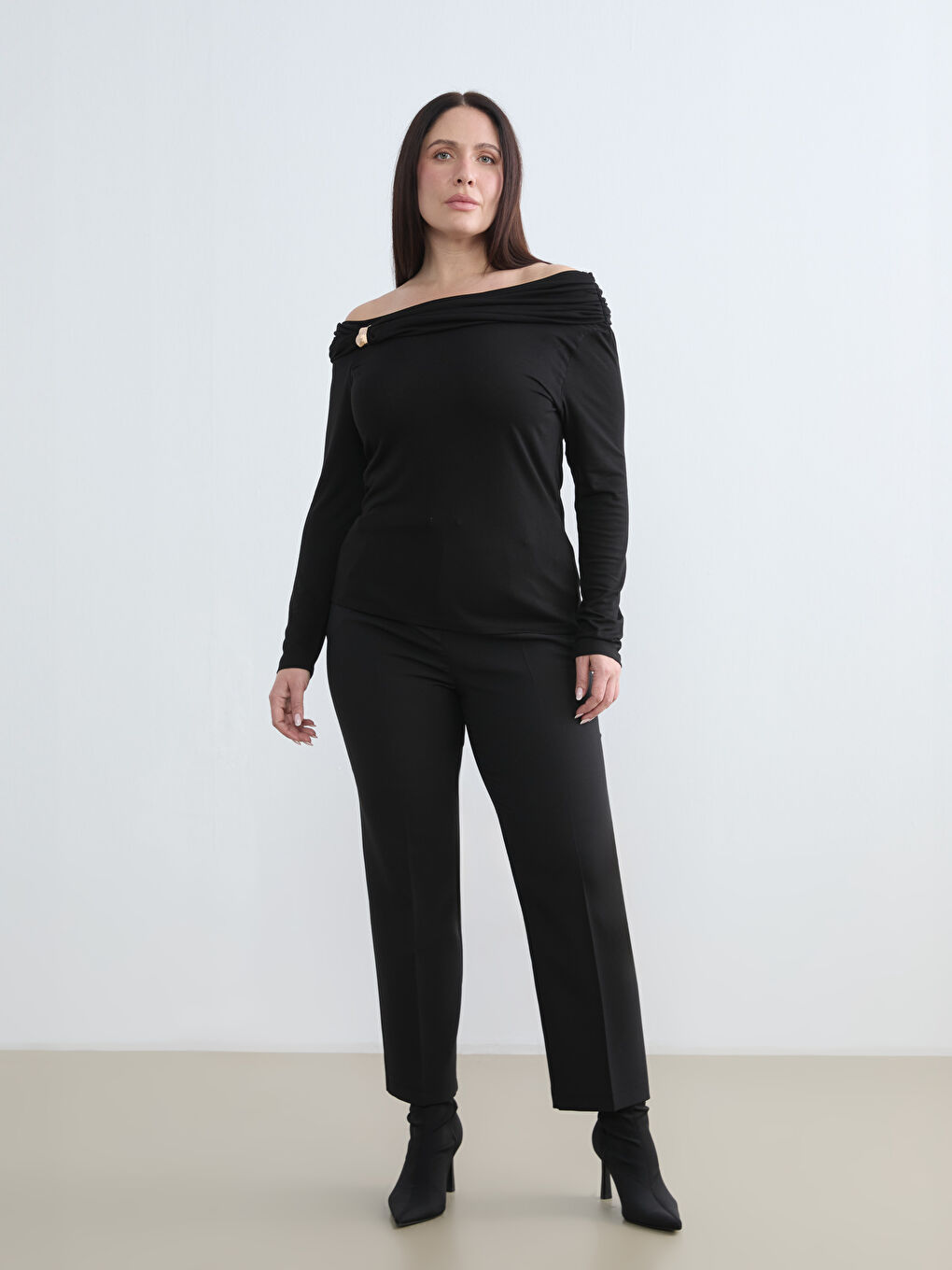 Siyah Büyük Beden Kemerli Havuç Kesim Kadın Pantolon