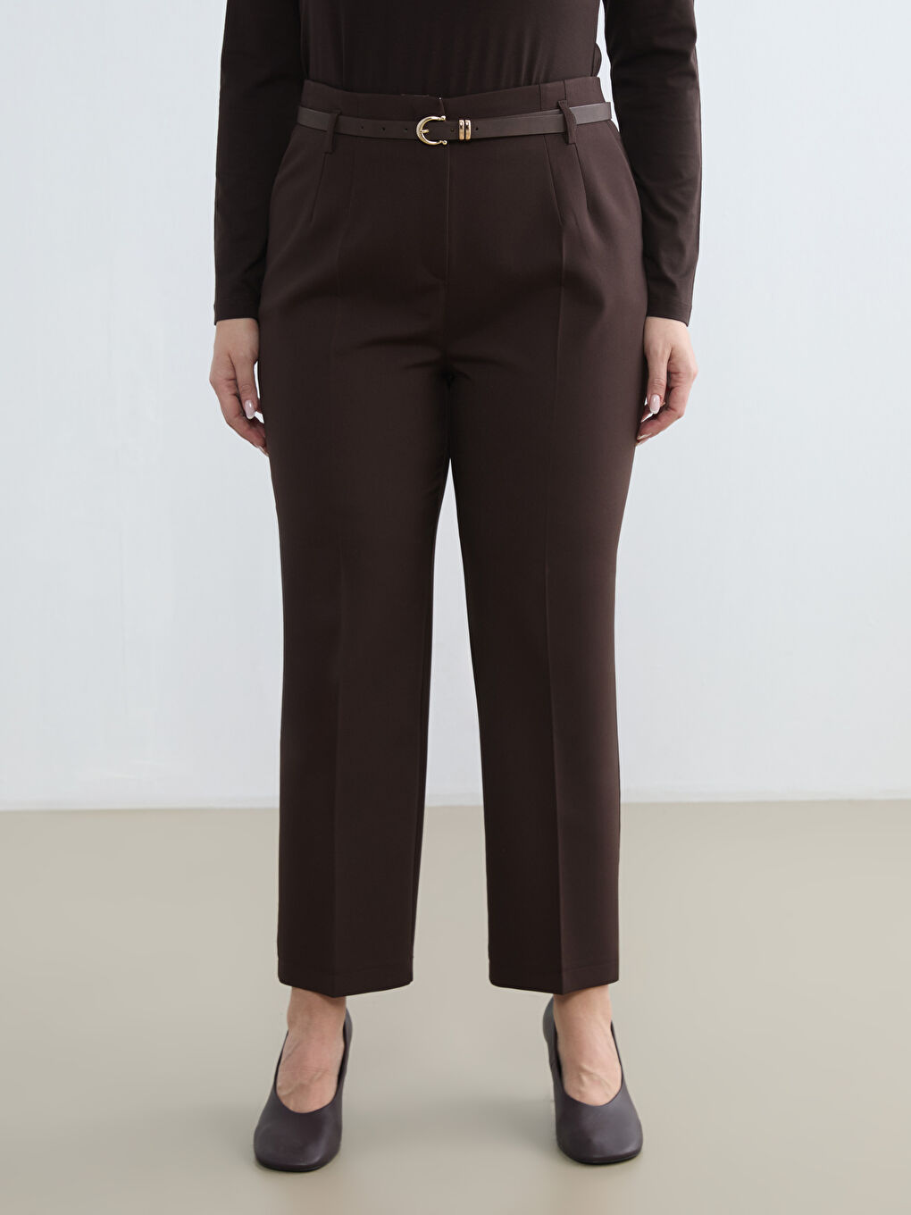 Kahverengi Büyük Beden Kemerli Havuç Kesim Kadın Pantolon-1