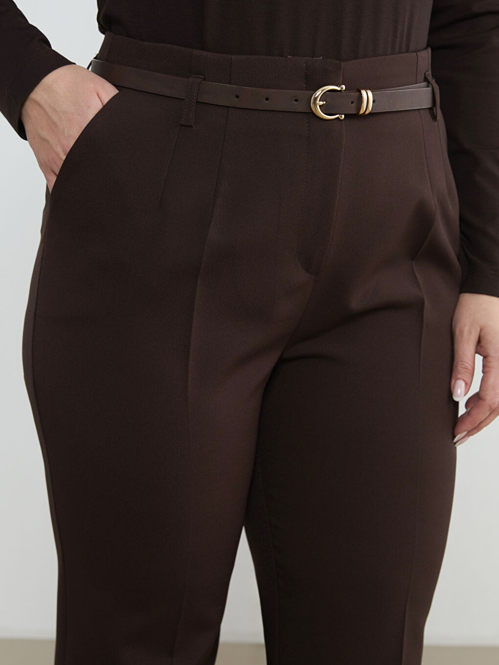 Kahverengi Büyük Beden Kemerli Havuç Kesim Kadın Pantolon-2