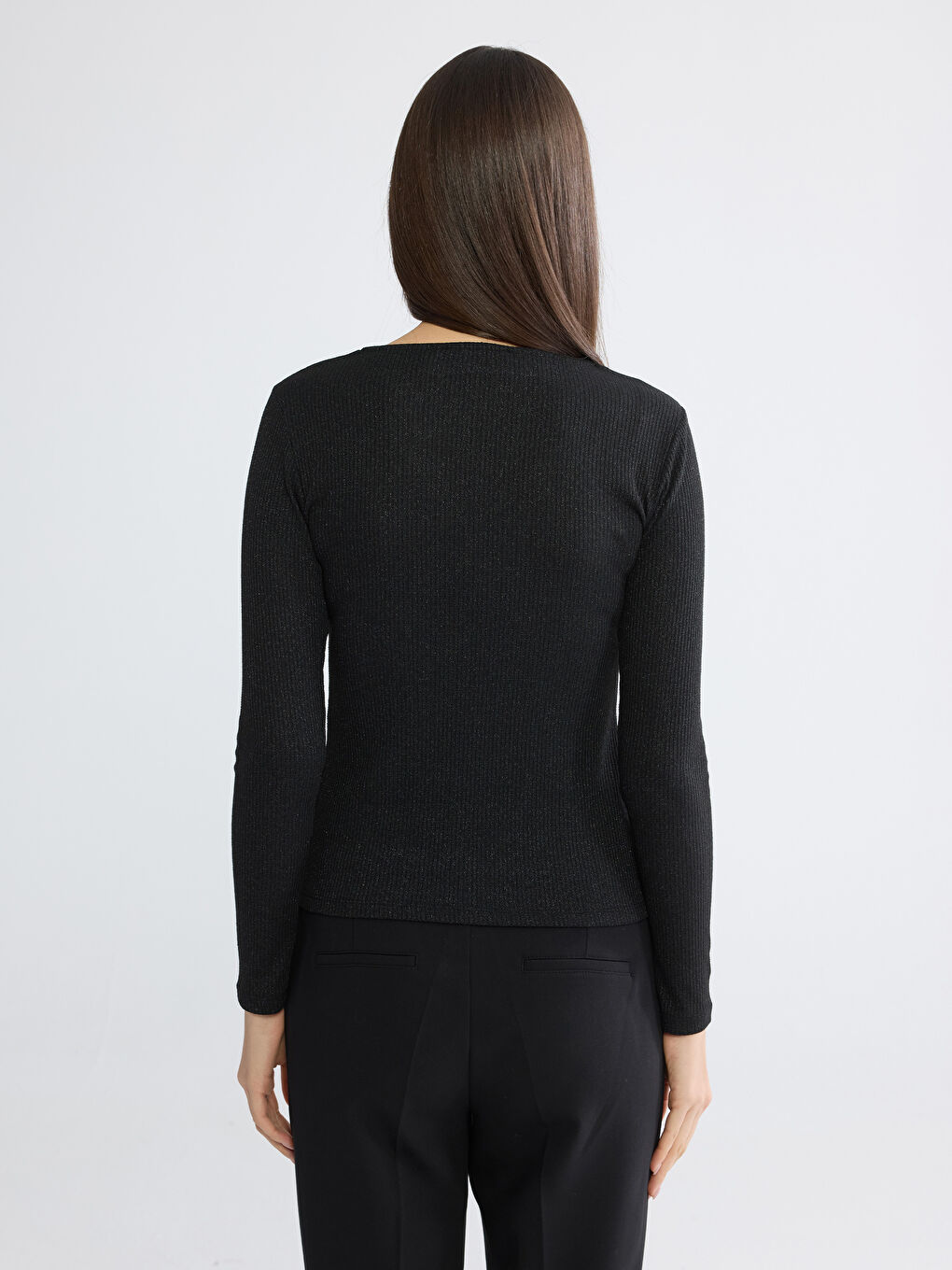 Siyah V Yaka Dantel Detaylı Bluz-3