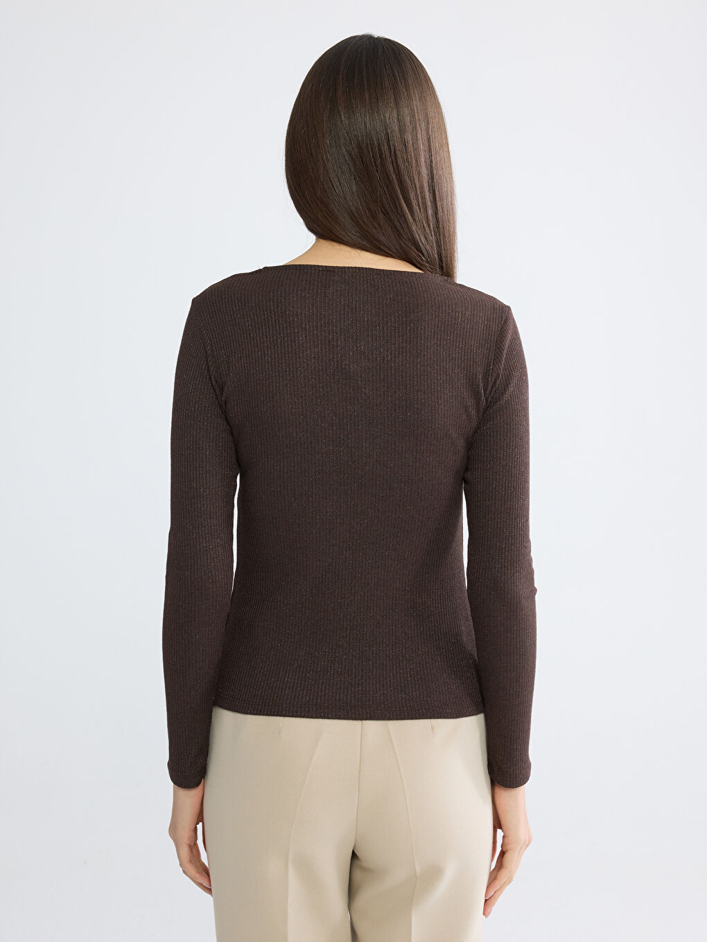 Kahverengi V Yaka Dantel Detaylı Bluz-3