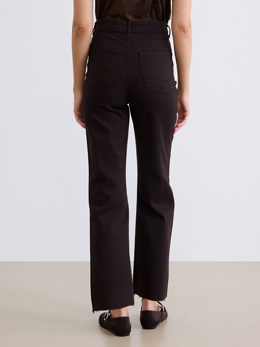 Джинсы с высокой посадкой и прямым кроем для женщин-3