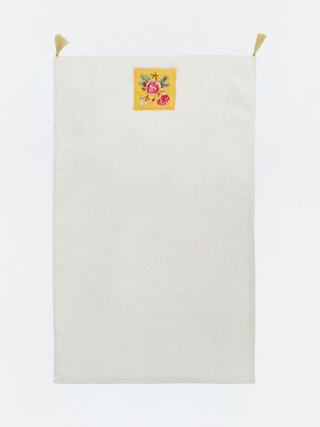 Ekru Çiçek Nakışlı Yamalı Püsküllü Yüz Havlusu 50x80 cm