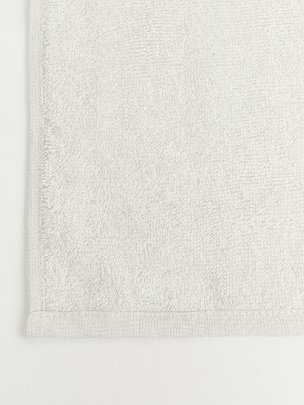 Ekru Çiçek Nakışlı Yamalı Püsküllü Yüz Havlusu 50x80 cm-4