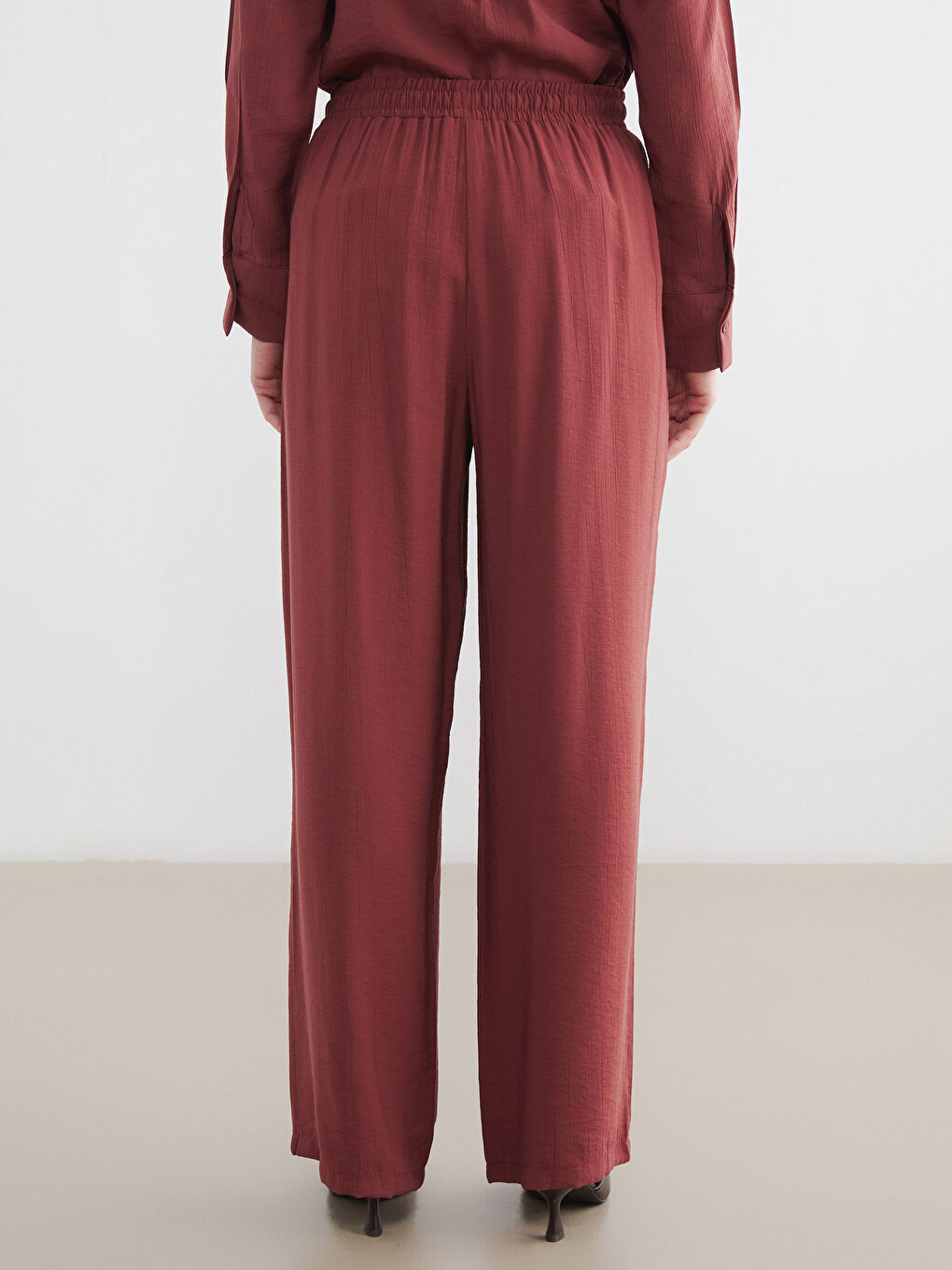 Kahverengi Beli Lastikli Dokulu Kadın Pantolon-3