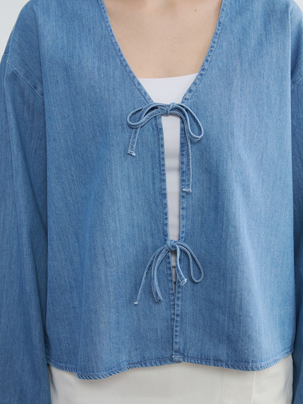 İndigo V Yaka Bağlama Detaylı Jean Bluz-2