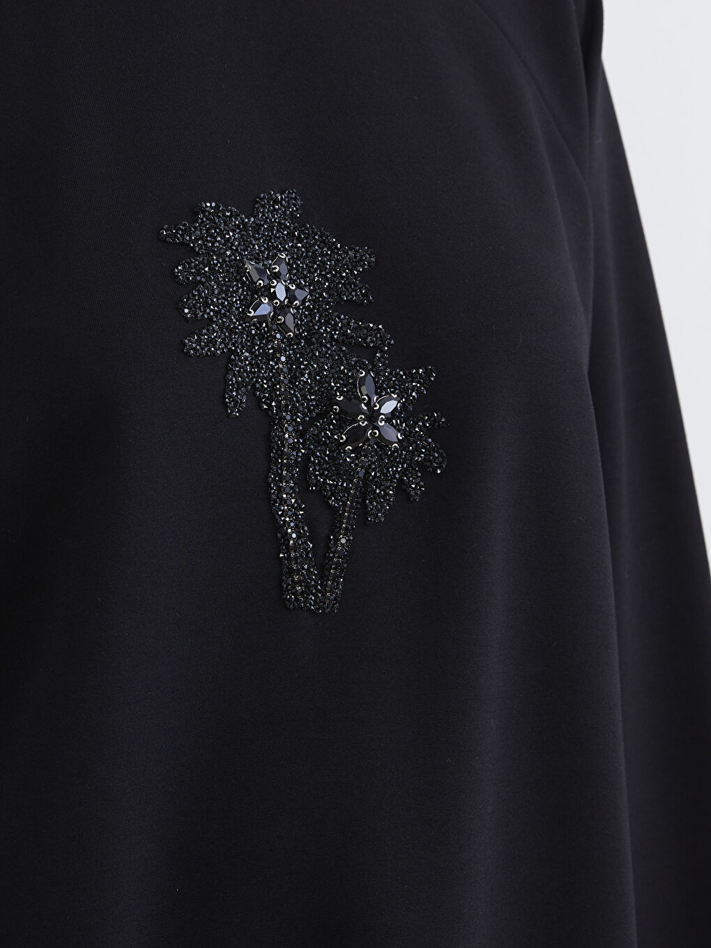 Siyah Bisiklet Yaka Boncuk İşlemeli Kadın Sweatshirt Tunik-2