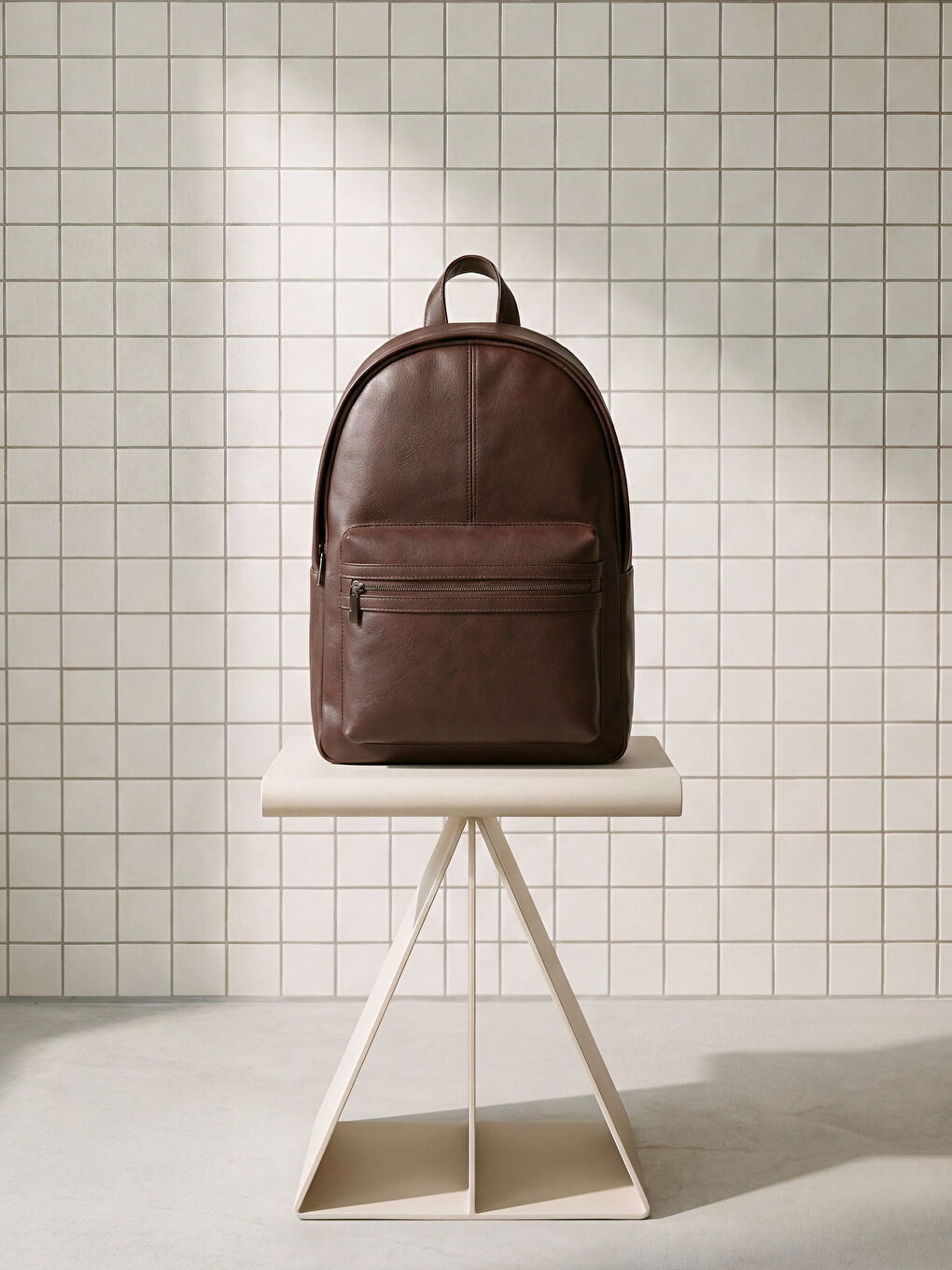 Kahverengi Deri Görünümlü Erkek Sırt Çantası