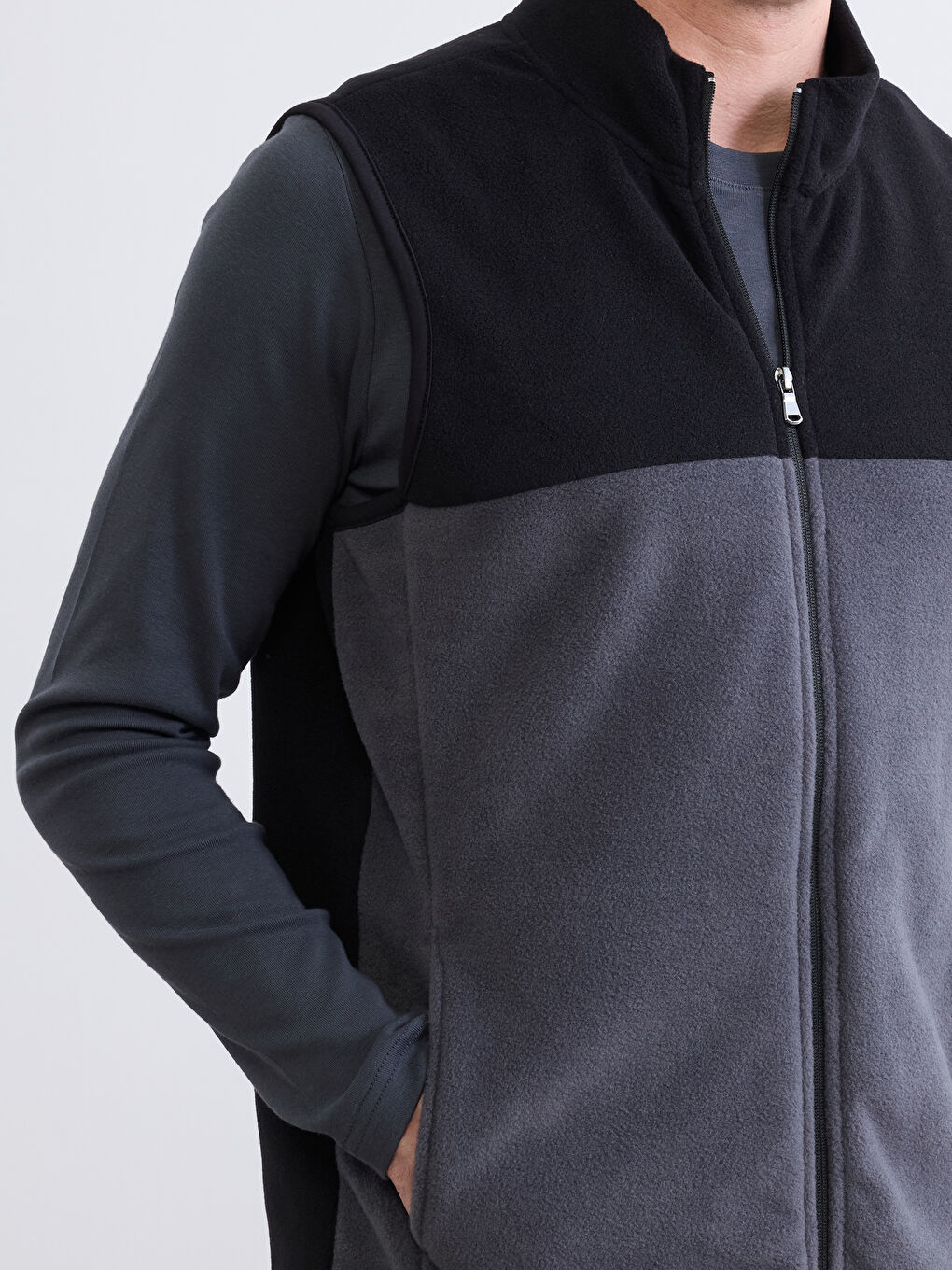 Siyah Standart Fit Dik Yaka Erkek Polar Yelek-2