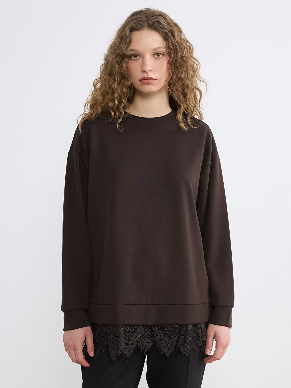 Kahverengi Bisiklet Yaka Dantel Detaylı Kadın Sweatshirt Tunik