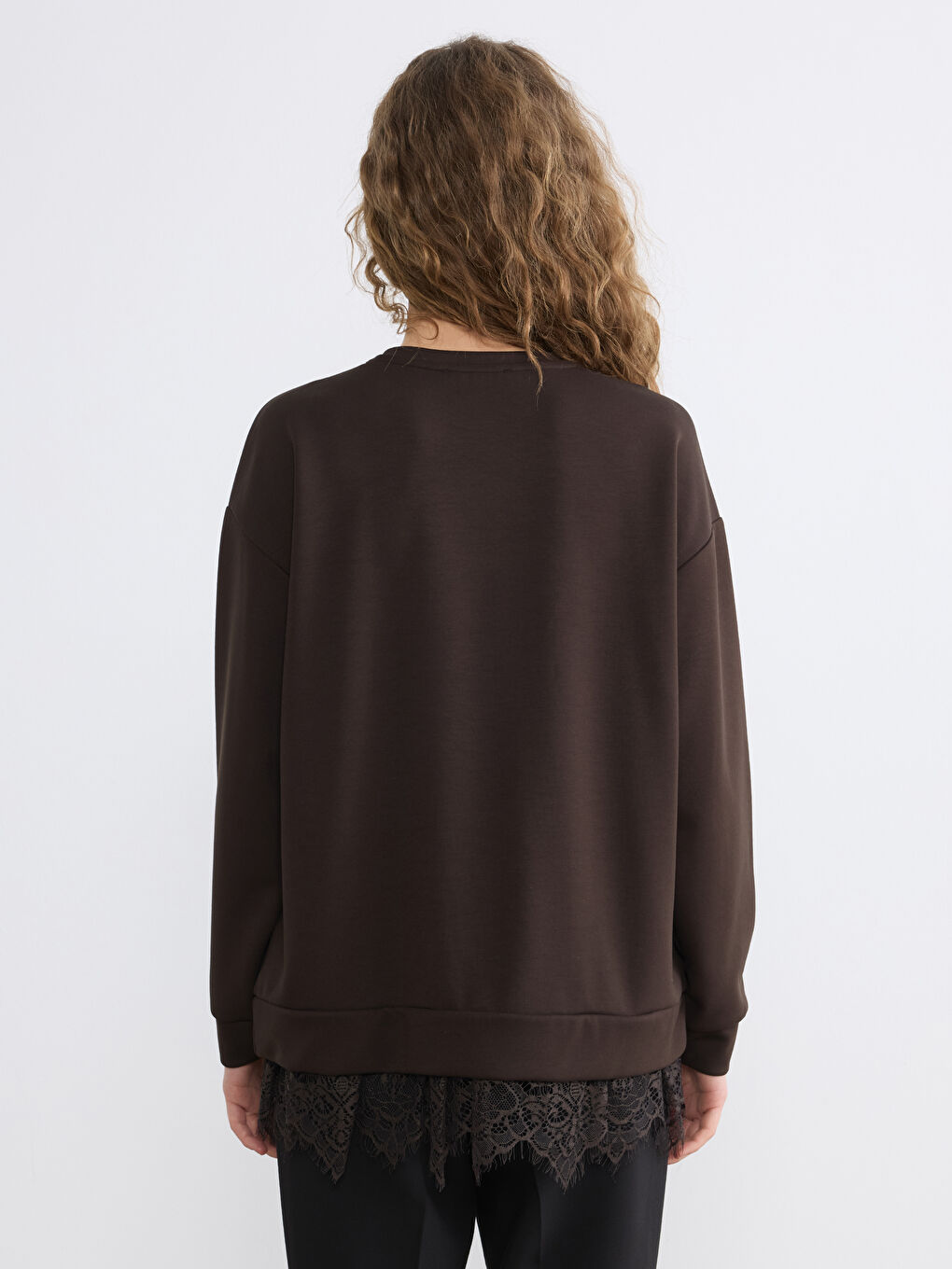 Kahverengi Bisiklet Yaka Dantel Detaylı Kadın Sweatshirt Tunik-3