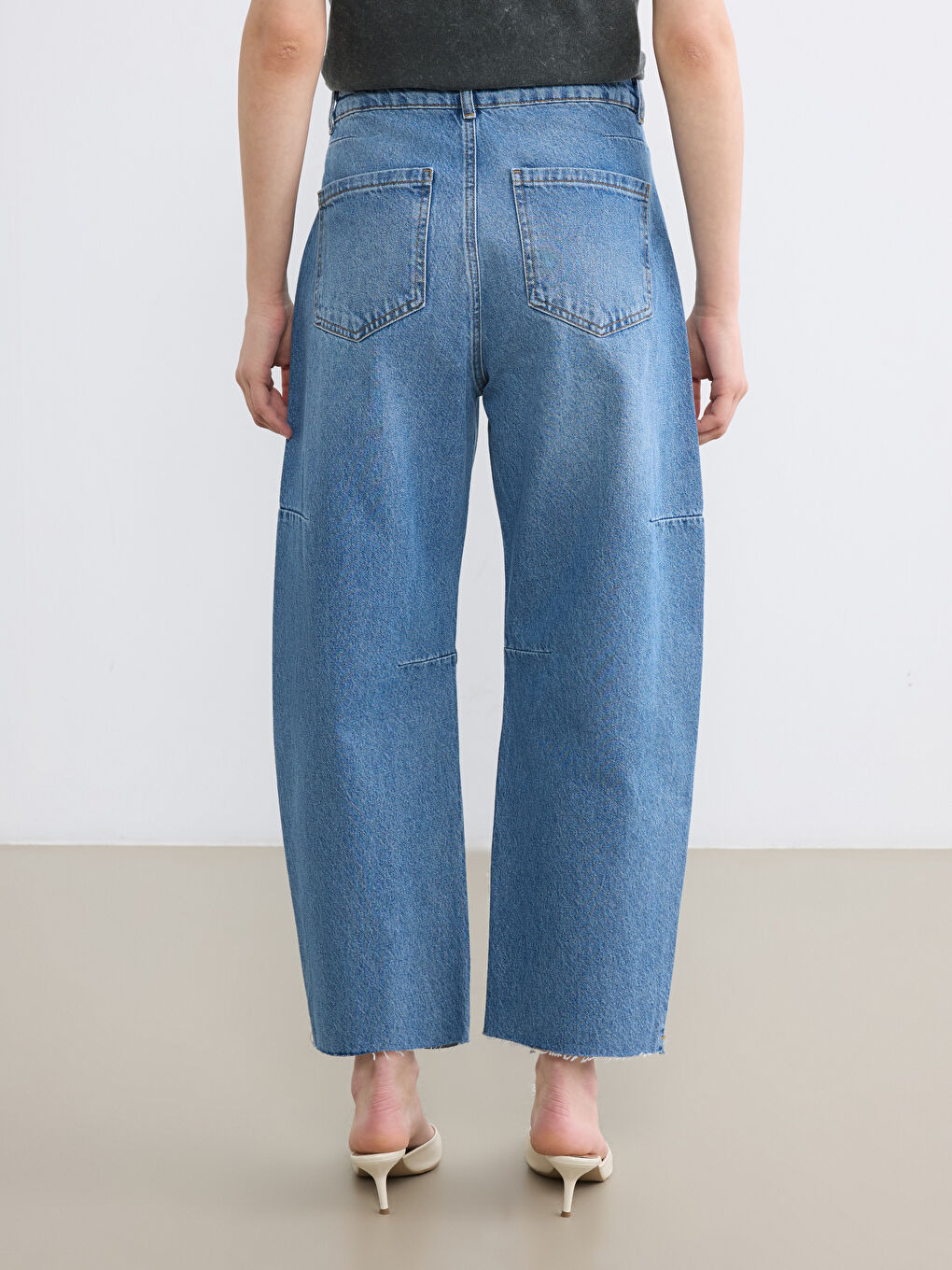 İndigo Barrel Fit Kadın Jean Pantolon-3