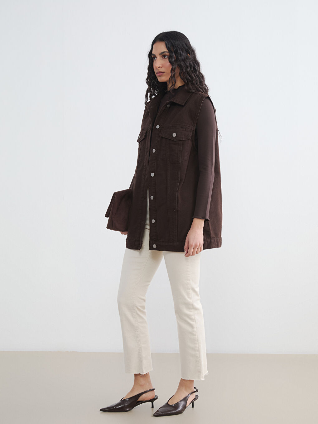 Kahverengi Gömlek Yaka Kadın Jean Yelek-1
