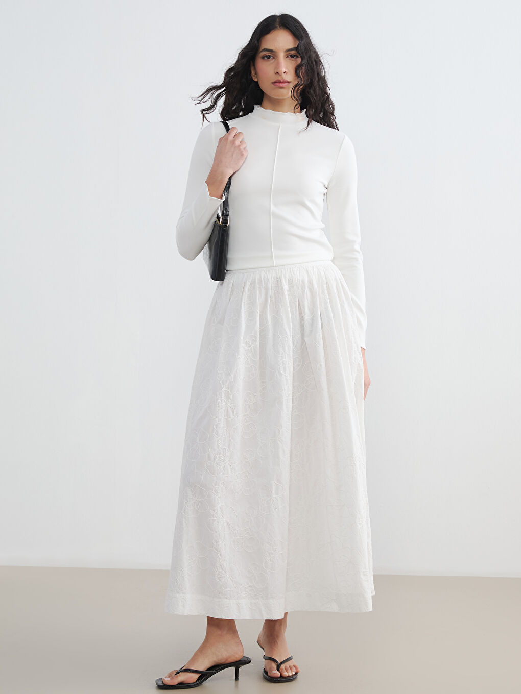 Beyaz Dik Yaka Kadın Body-1