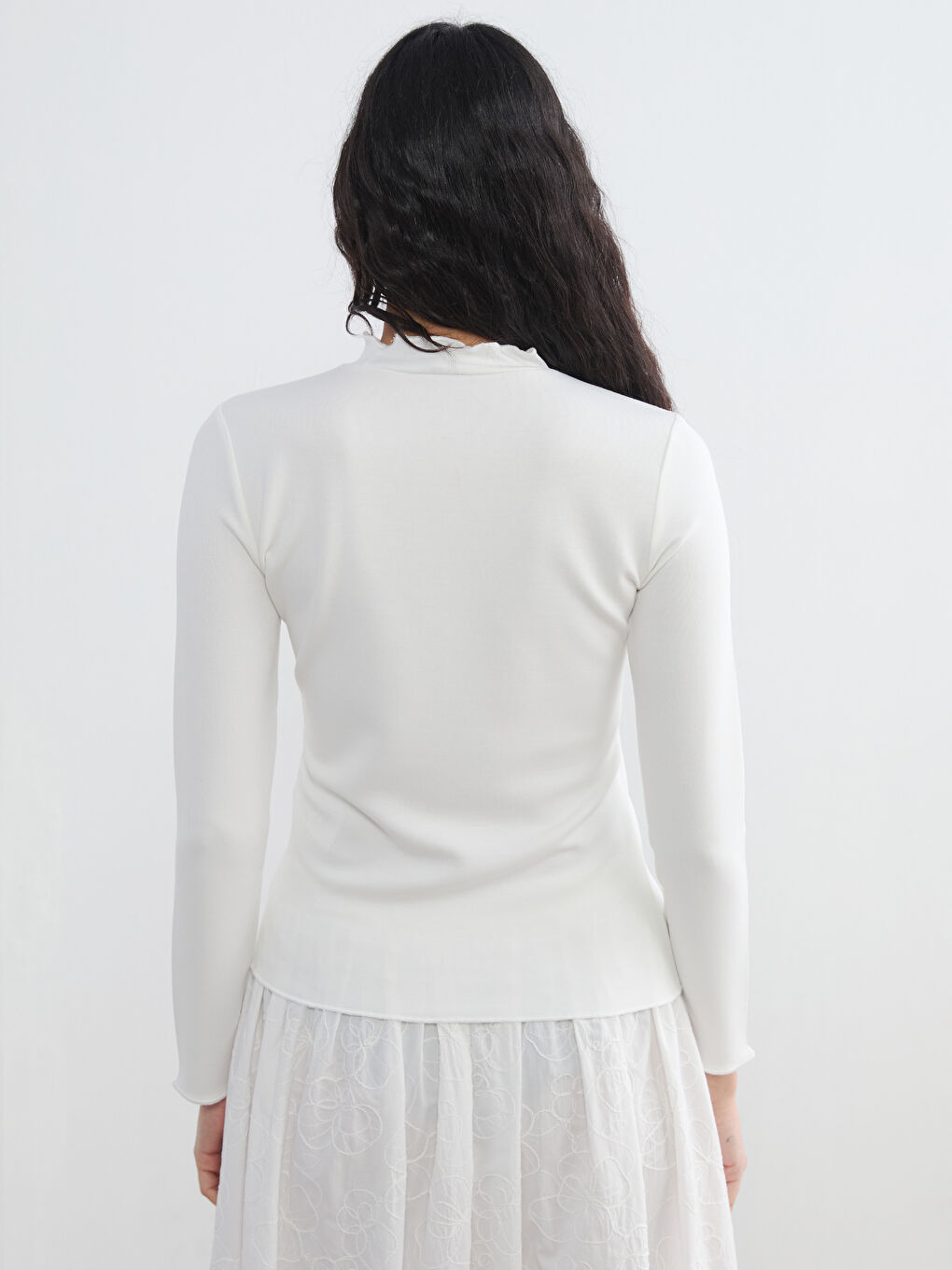 Beyaz Dik Yaka Kadın Body-3