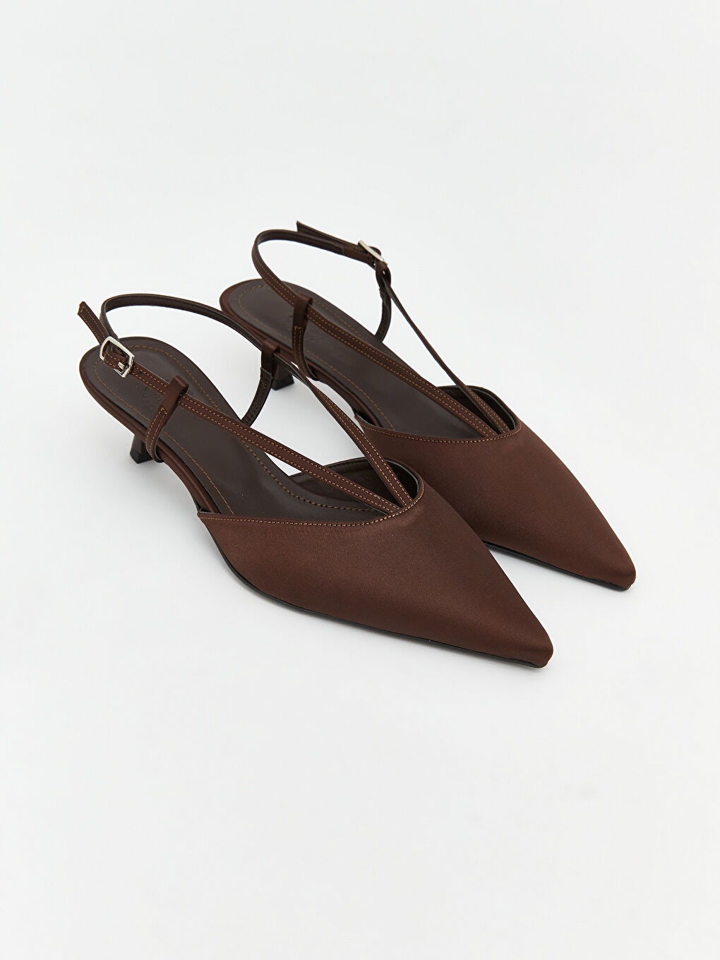 Kahverengi Sivri Burun Kadın Topuklu Ayakkabı