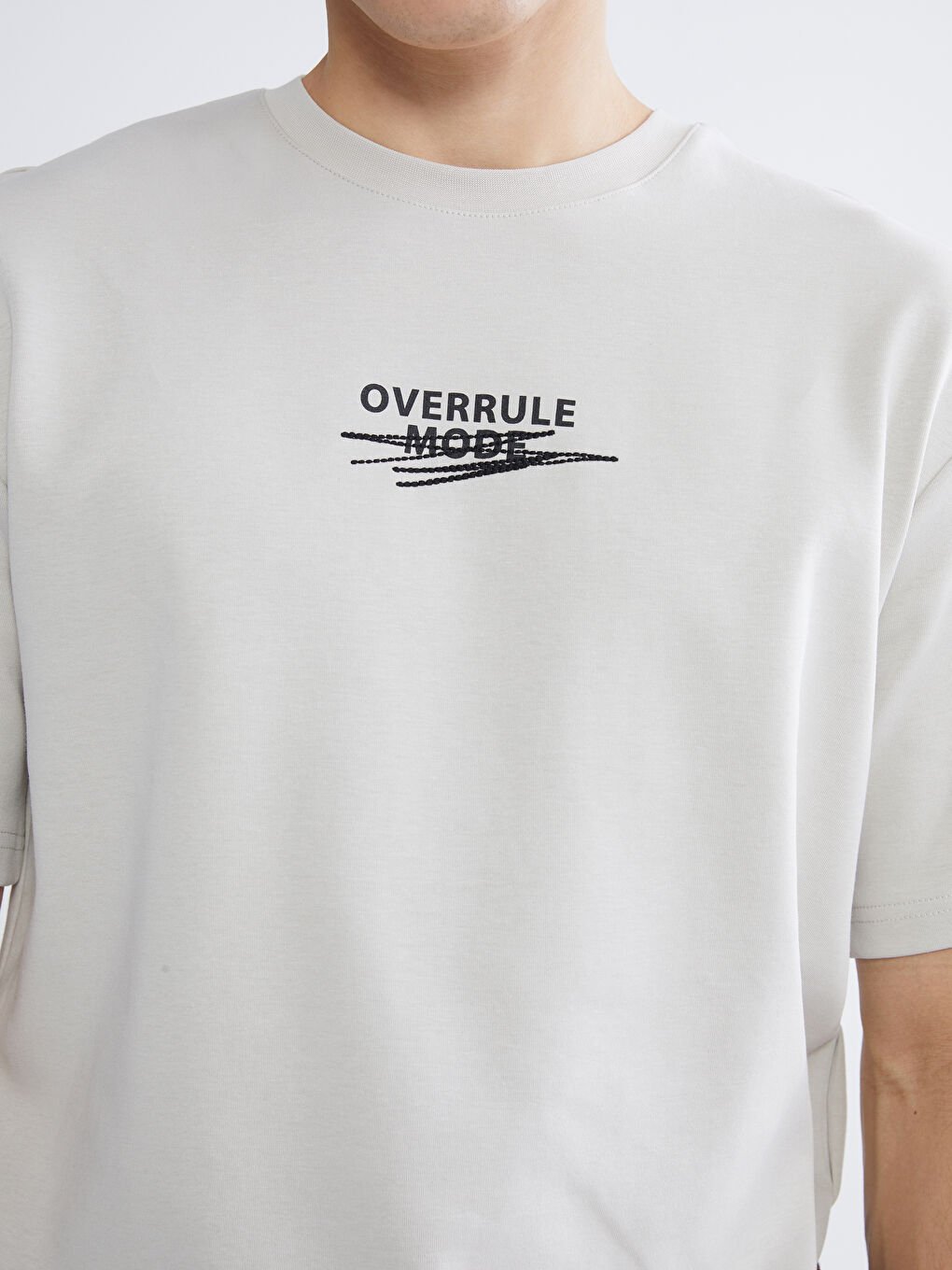 Bej Oversize Bisiklet Yaka Baskılı Erkek Tişört-2