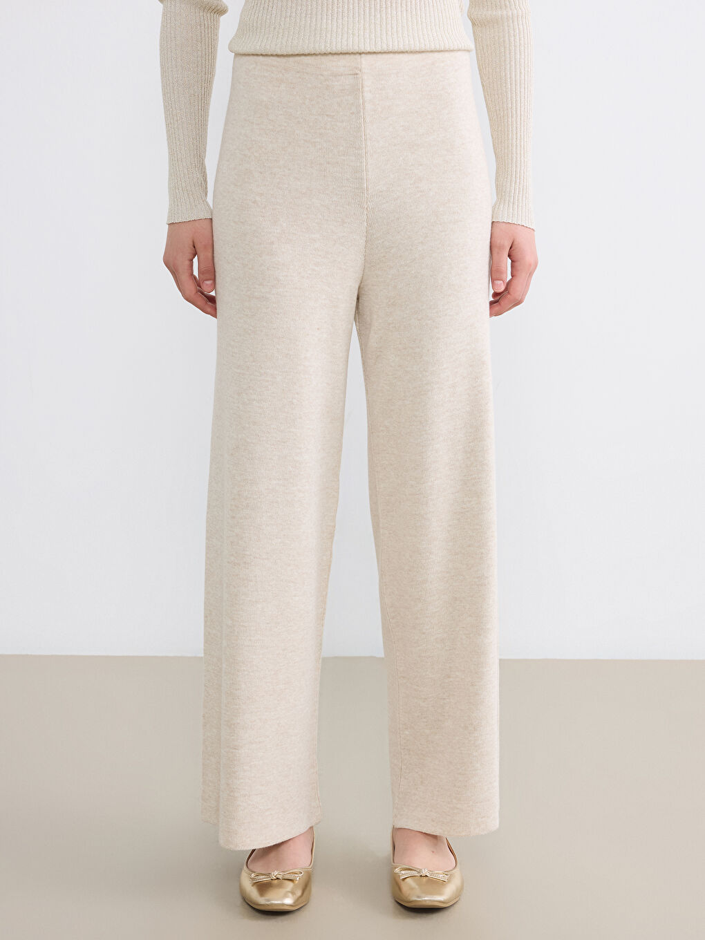 Bej Beli Lastikli Geniş Paça Kadın Triko Pantolon-1