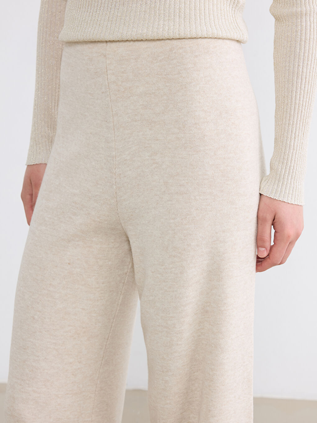 Bej Beli Lastikli Geniş Paça Kadın Triko Pantolon-2