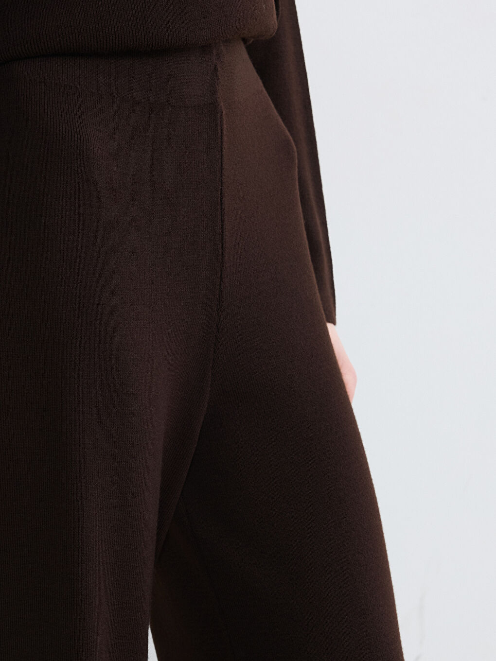 Kahverengi Beli Lastikli Geniş Paça Kadın Triko Pantolon-2