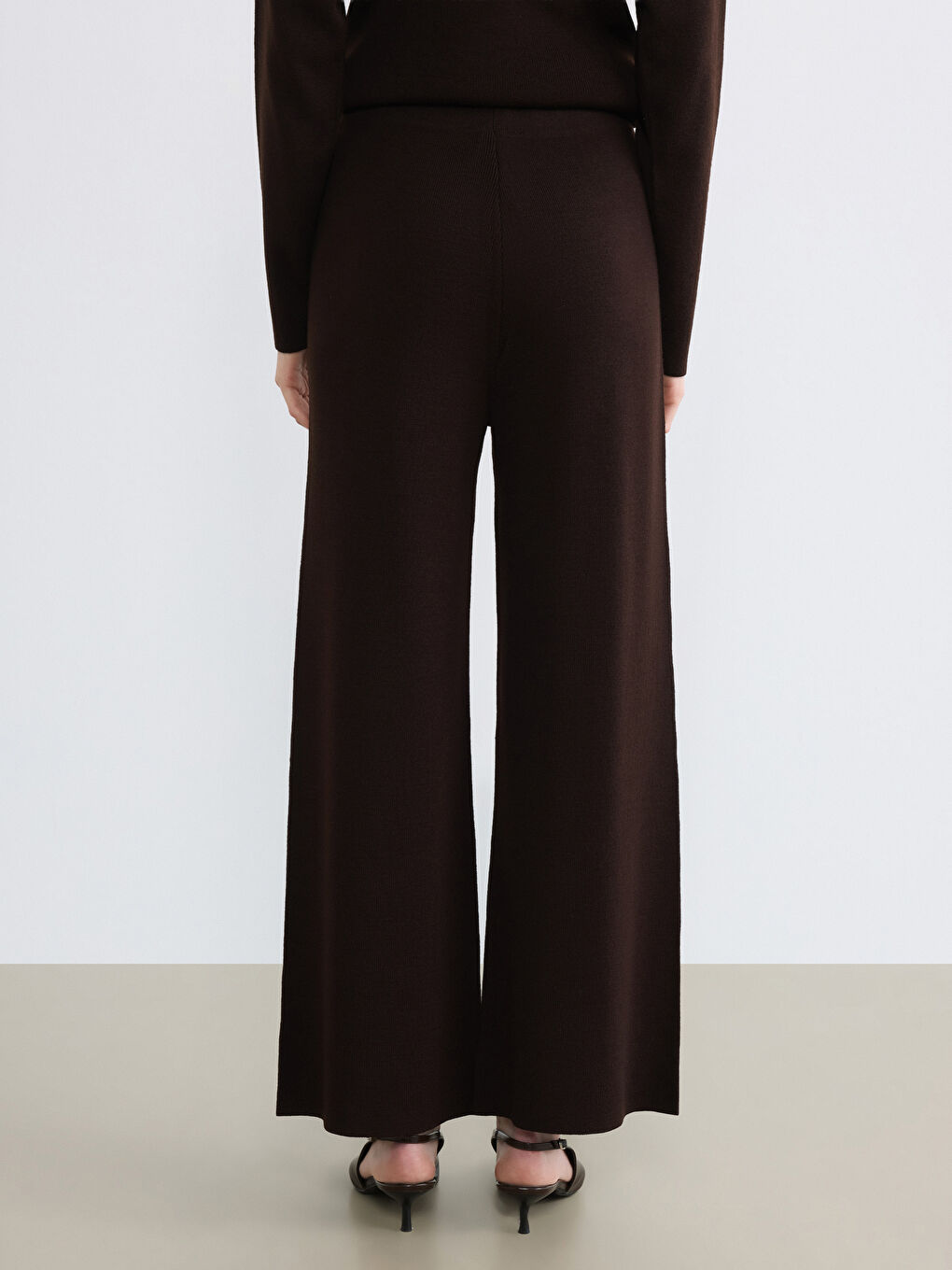 Kahverengi Beli Lastikli Geniş Paça Kadın Triko Pantolon-3