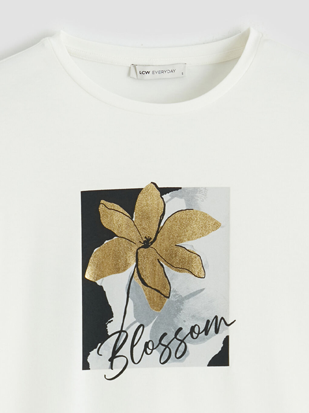 Ekru Bisiklet Yaka Baskılı Kadın Tişört-2