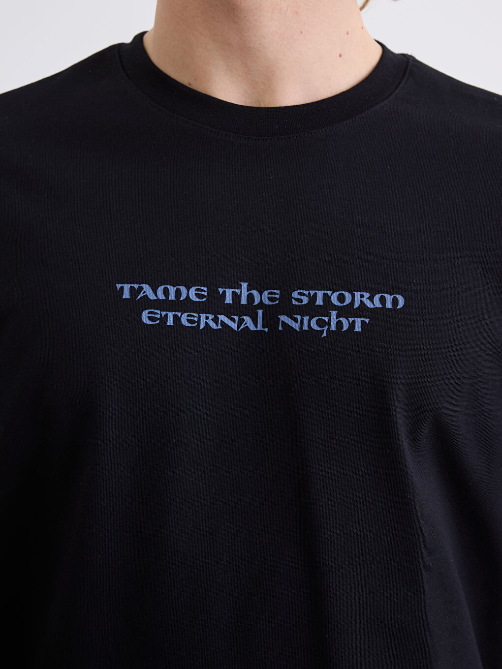 Siyah Bisiklet Yaka Baskılı Erkek Tişört-2