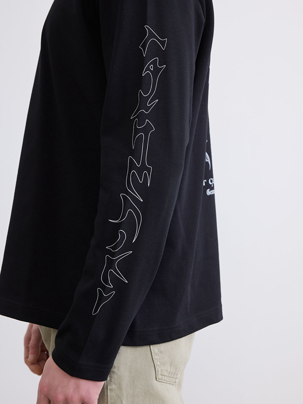 Siyah Bisiklet Yaka Baskılı Erkek Tişört-3