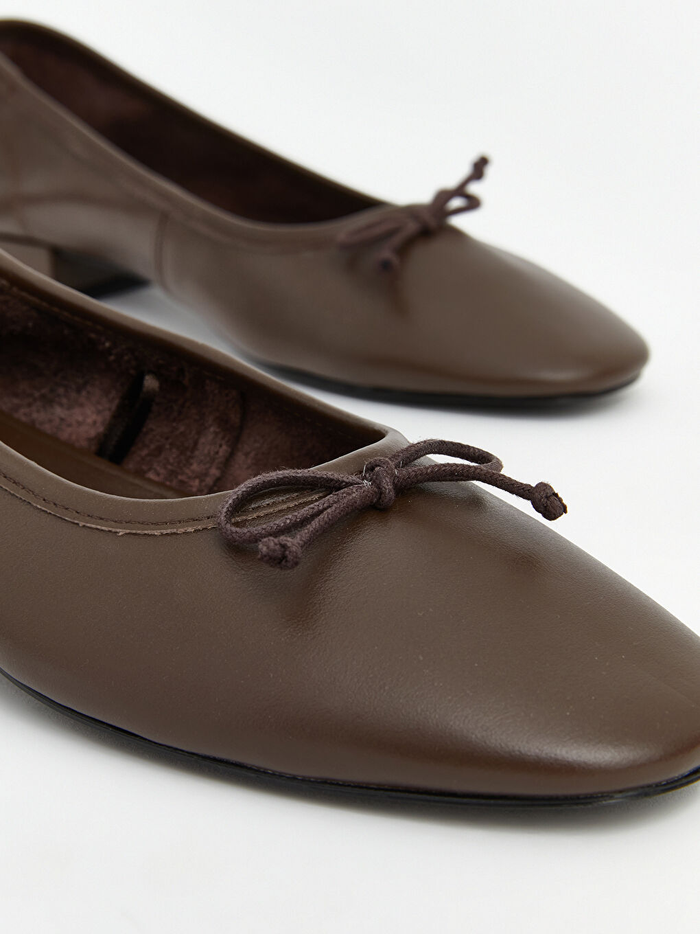 Kahverengi Fiyonk Detaylı Kadın Babet -2