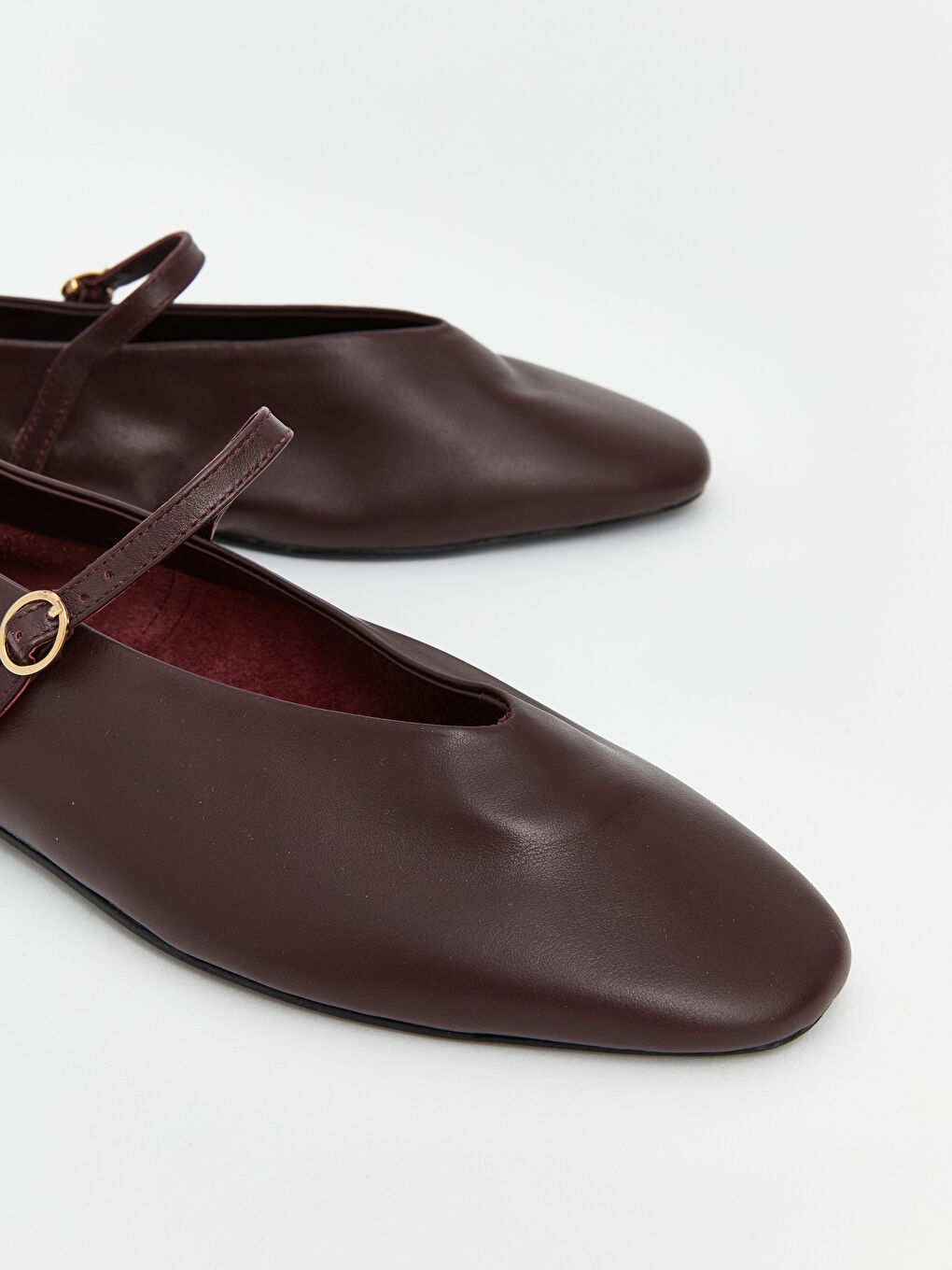 Bordo Deri Görünümlü Kadın Babet-2