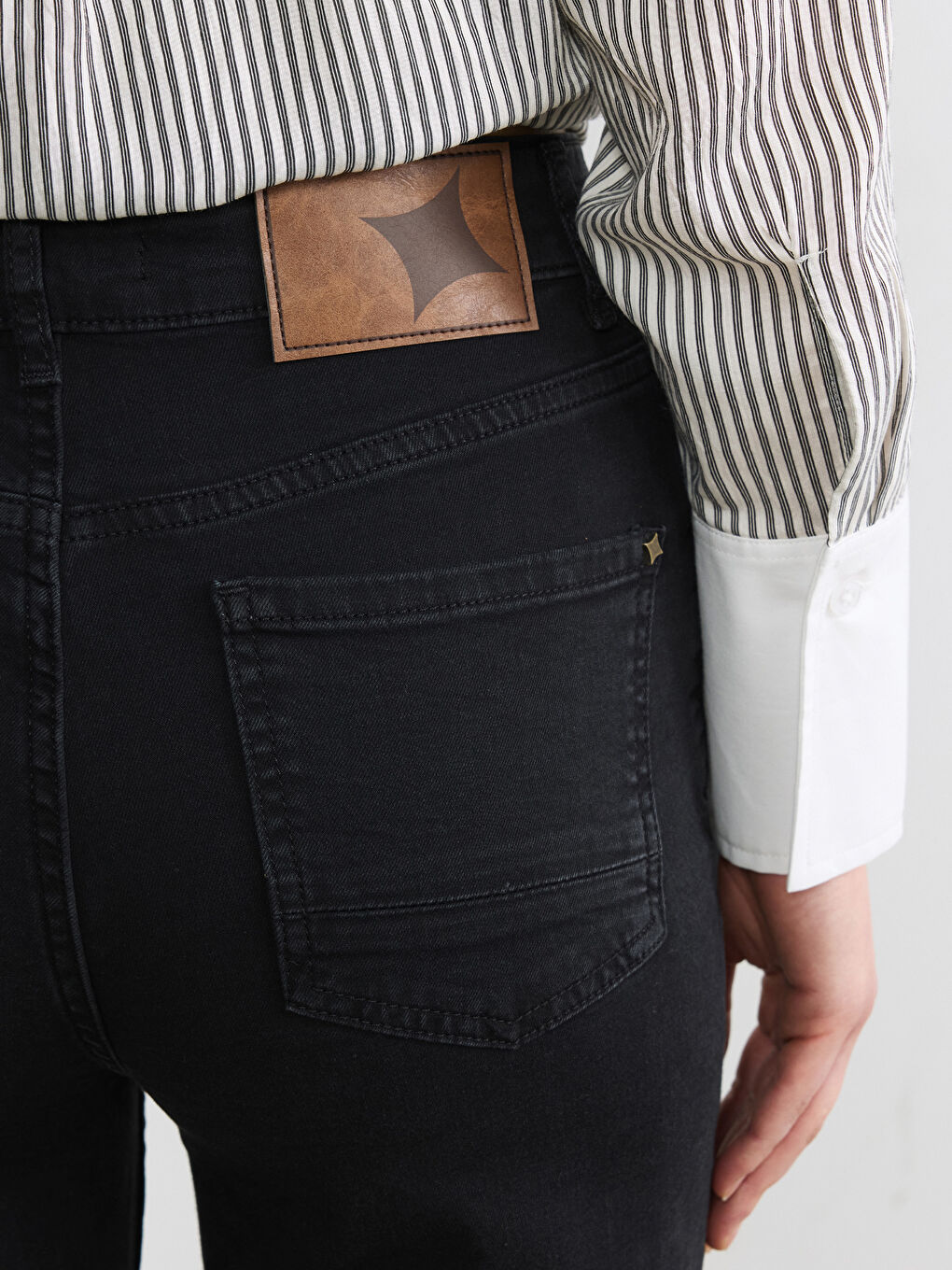 Siyah Straight Fit Kadın Jean Pantolon-4