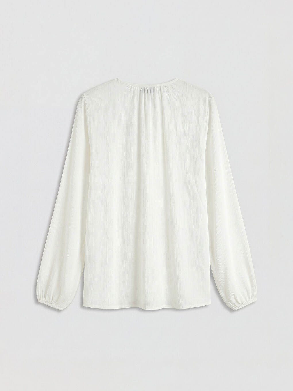 Beyaz Bağlamalı Yaka Dokulu Bluz-1