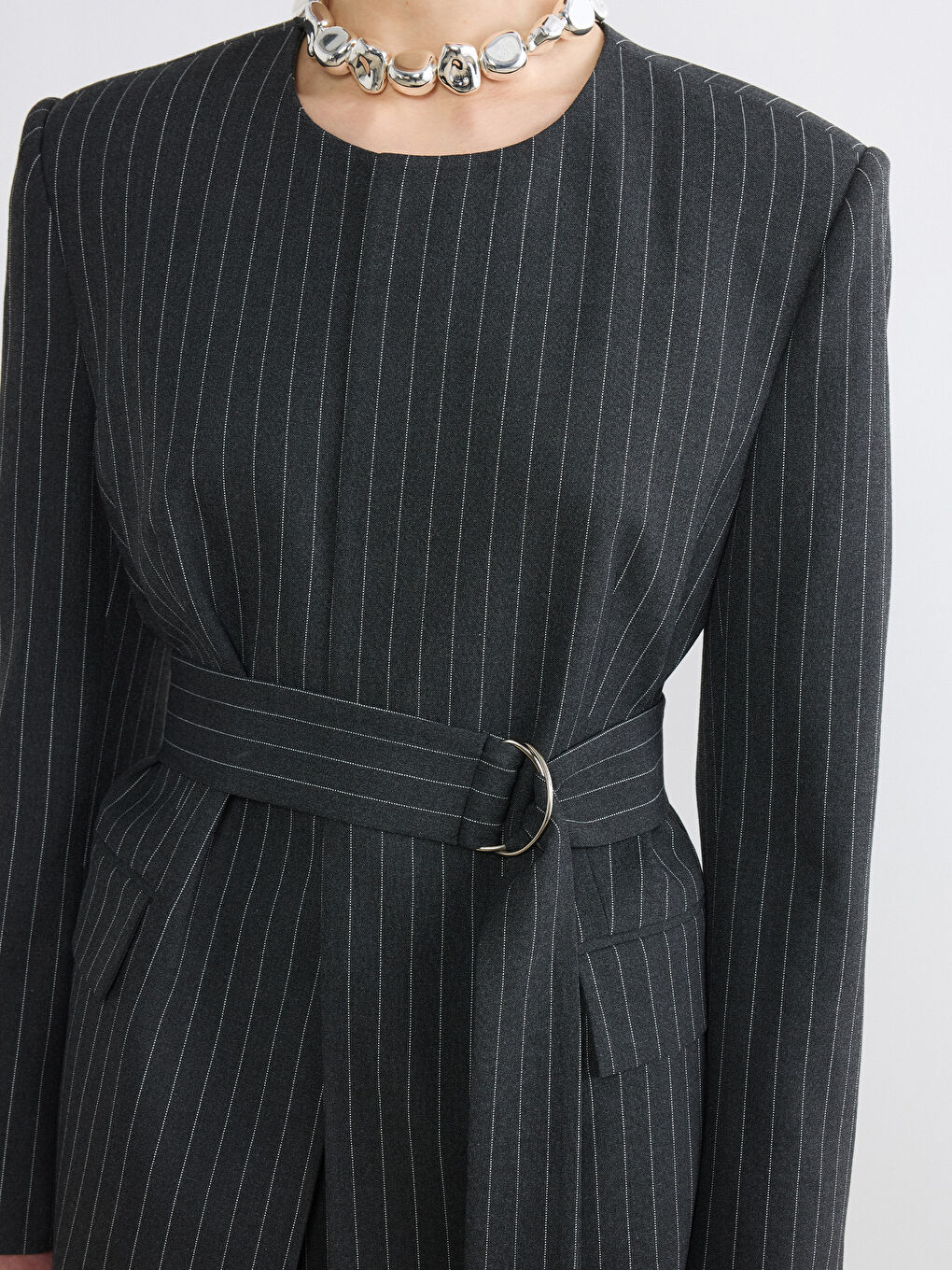 Gri Bisiklet Yaka Çizgili Kemerli Kadın Blazer Ceket-2