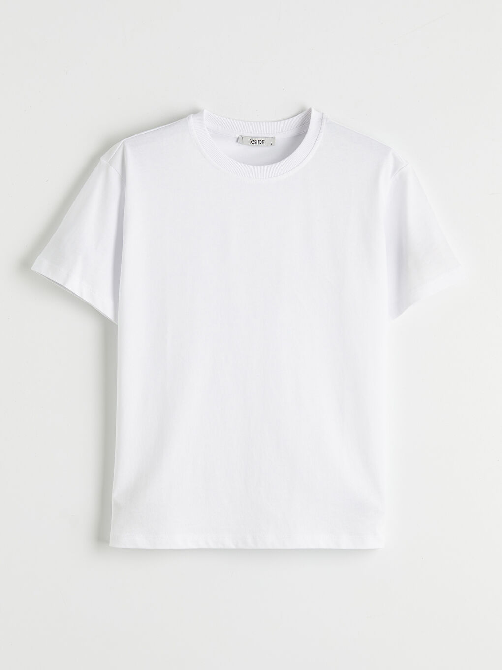 Beyaz Bisiklet Yaka Kadın Tişört-3