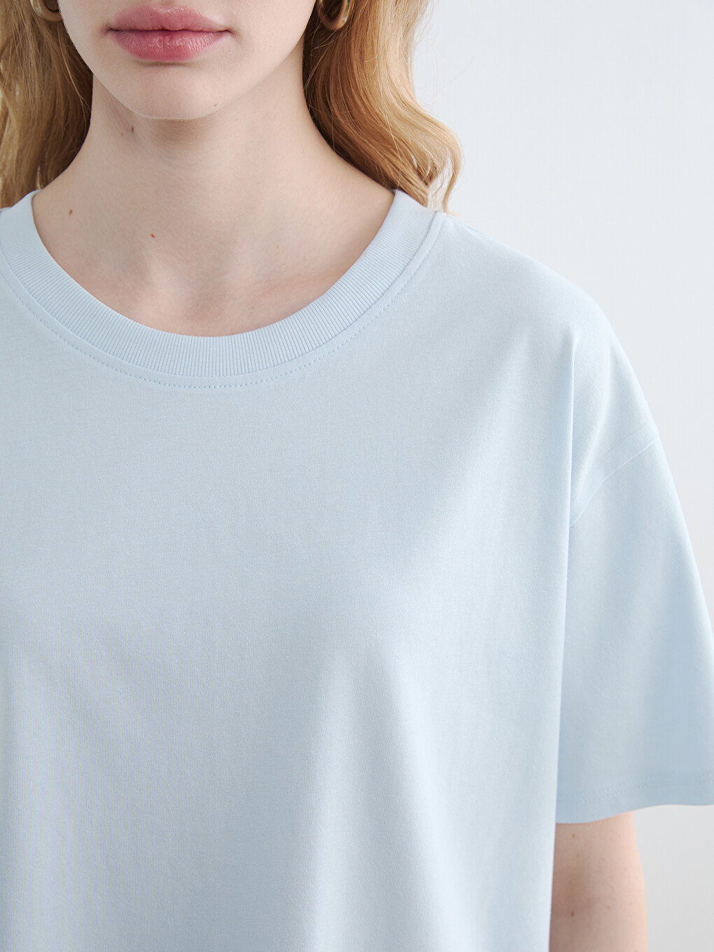 Tricou Dama Cu Guler Rotund-2