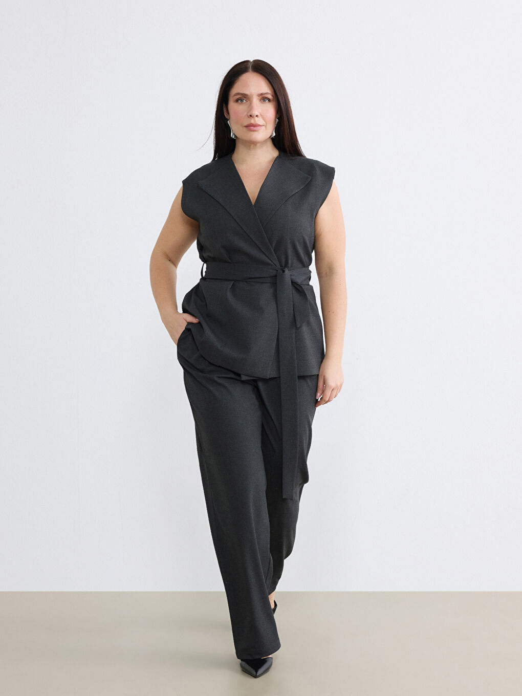 Antrasit Loose Fit Geniş Paça Kadın Pileli Kumaş Pantolon-1