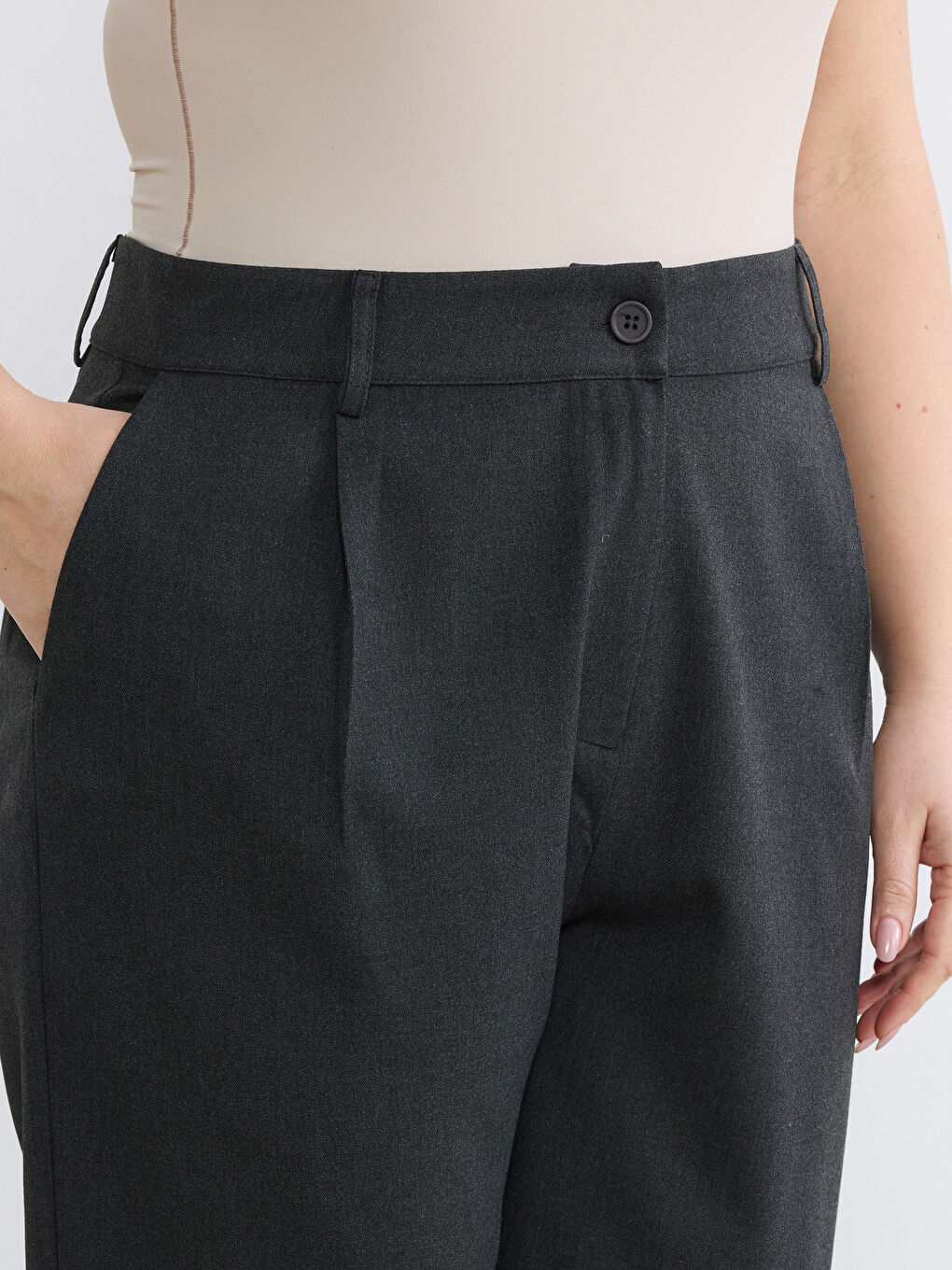 Antrasit Loose Fit Geniş Paça Kadın Pileli Kumaş Pantolon-6