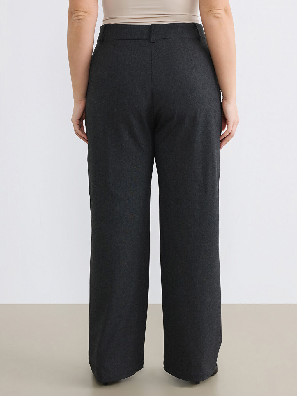 Antrasit Loose Fit Geniş Paça Kadın Pileli Kumaş Pantolon-7