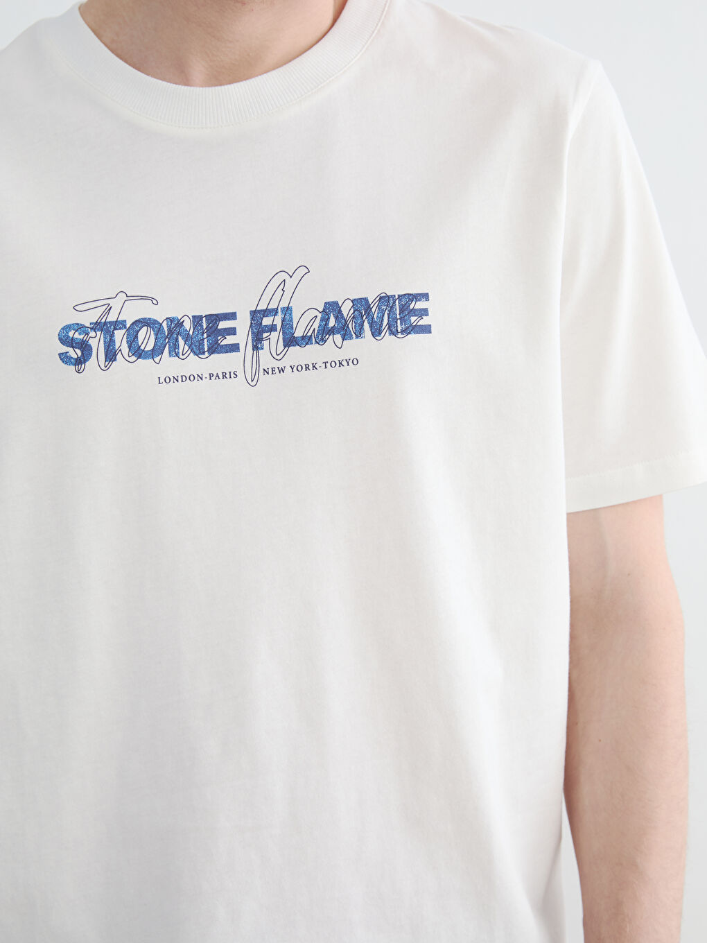 تي شيرت أبيض رجال-2