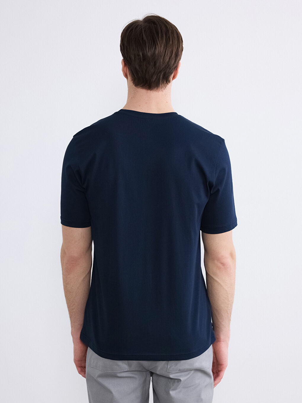 Дөңгелек жағалы астана принтті трикотаж ерлер футболкасы-3