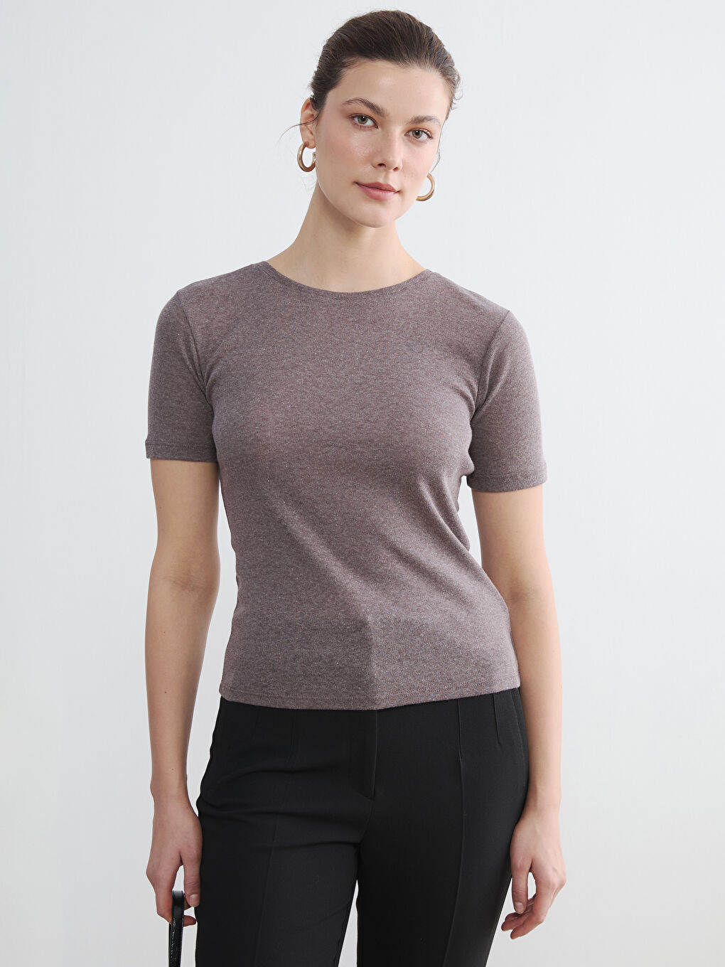 Kahverengi Bisiklet Yaka Kadın Tişört