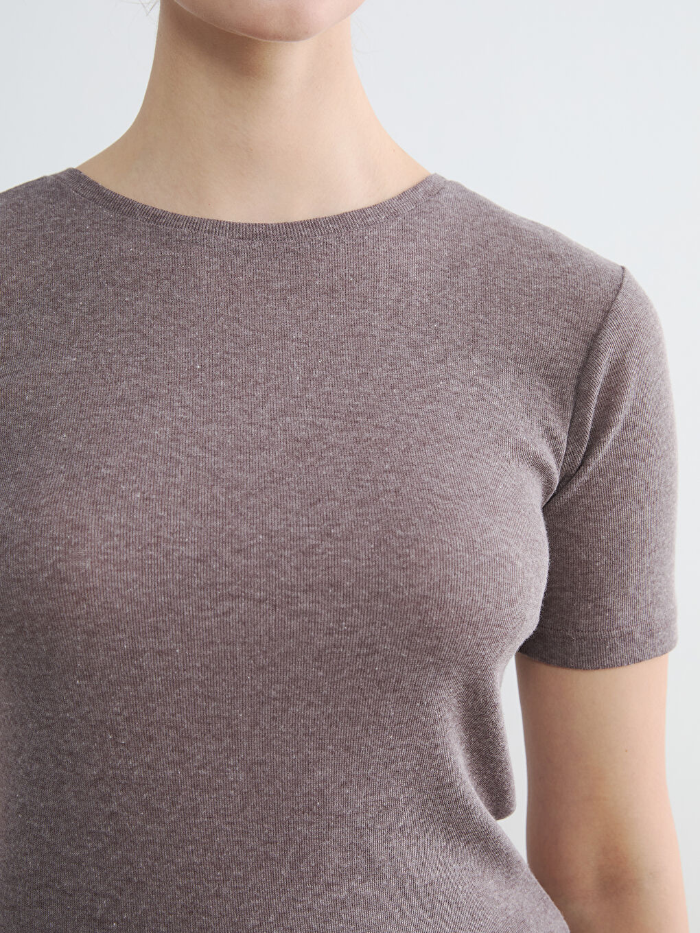 Kahverengi Bisiklet Yaka Kadın Tişört-2