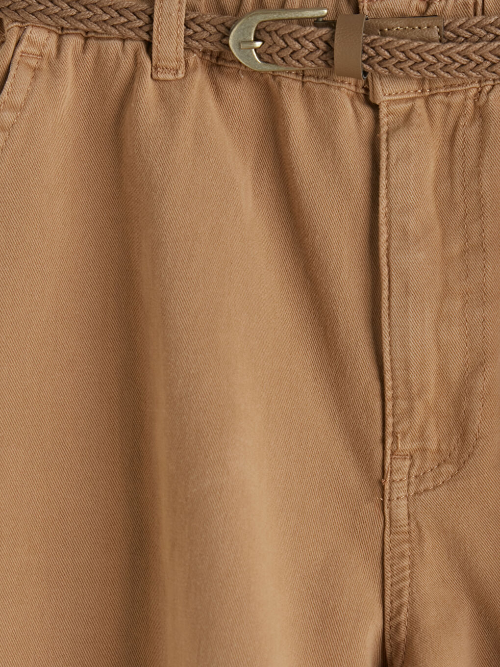 Kahverengi Beli Kemerli Kadın Gabardin Şort-2