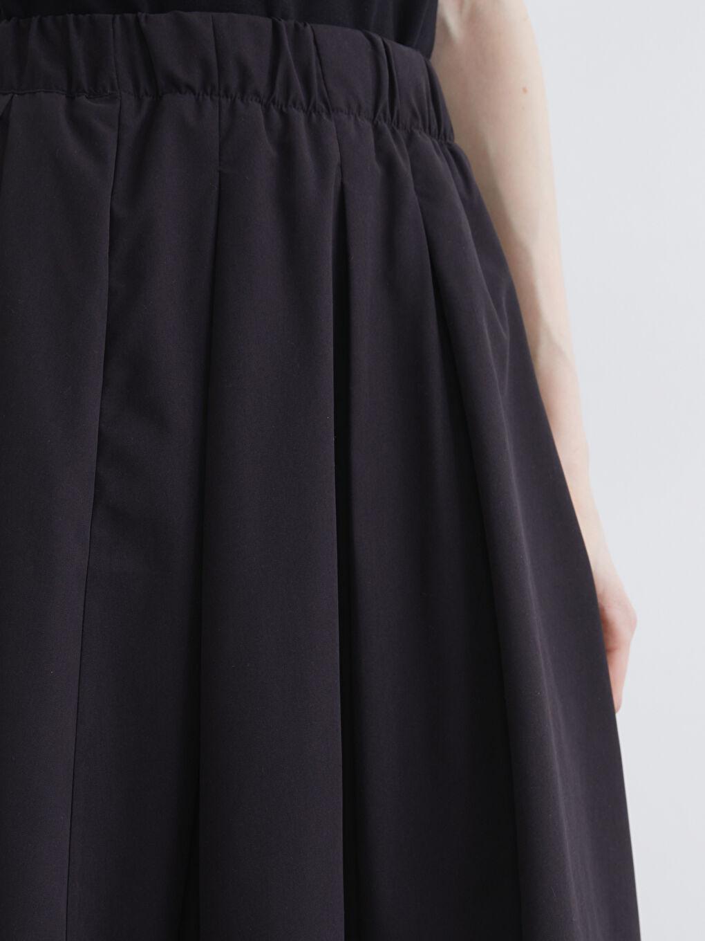 Siyah Beli Lastikli Dantel Detaylı A Kesim Etek-2