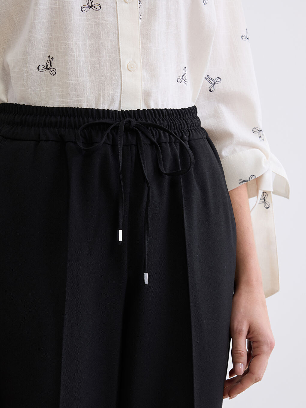 Siyah Beli Lastikli Kadın Pantolon-2