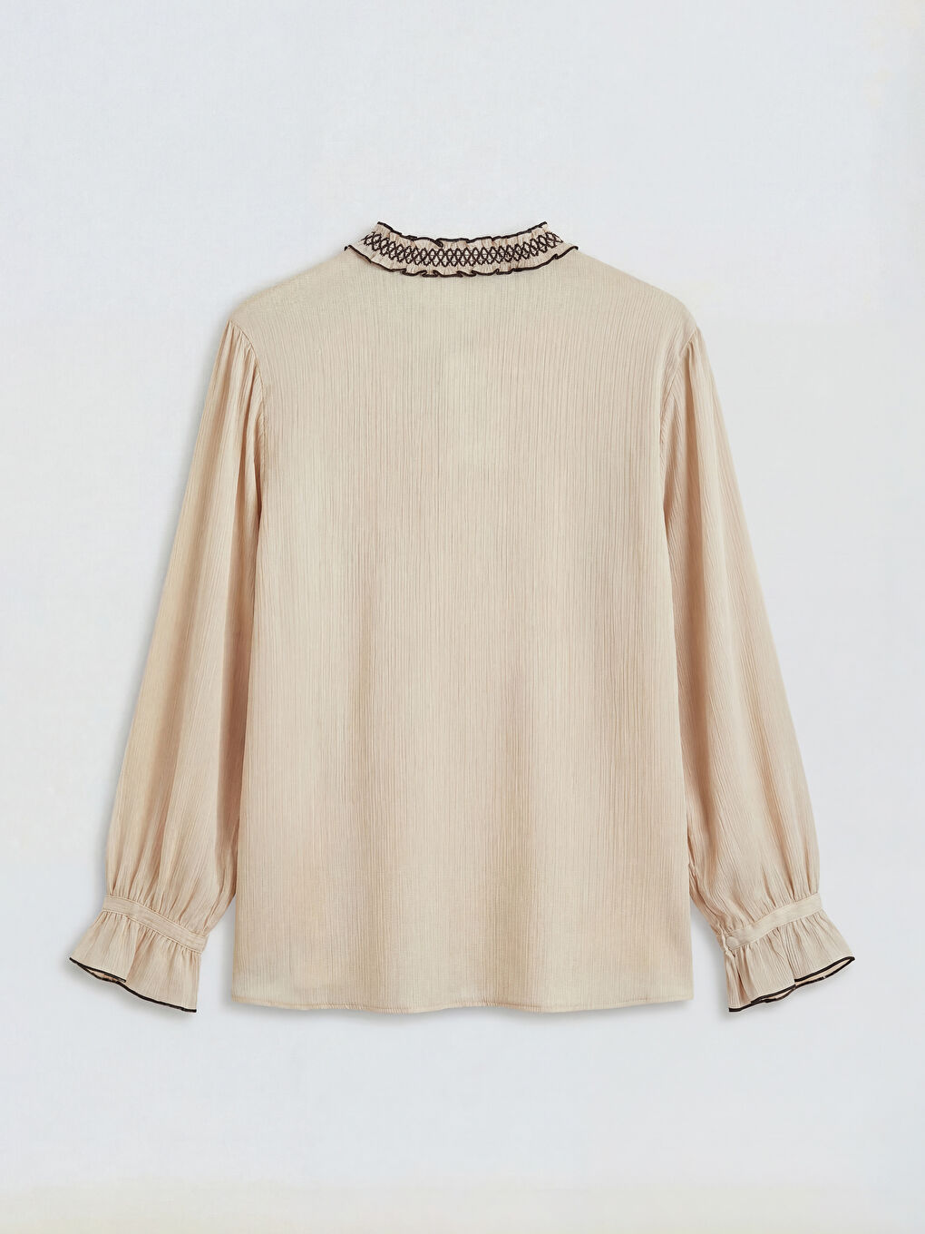 Bej Bağlamalı Yaka Nakışlı Fırfırlı Saten Bluz-5